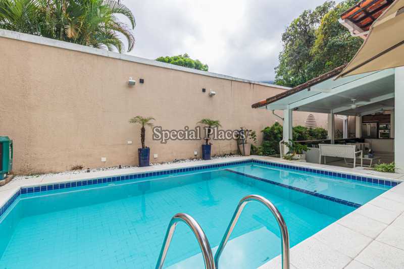PISCINA - 2