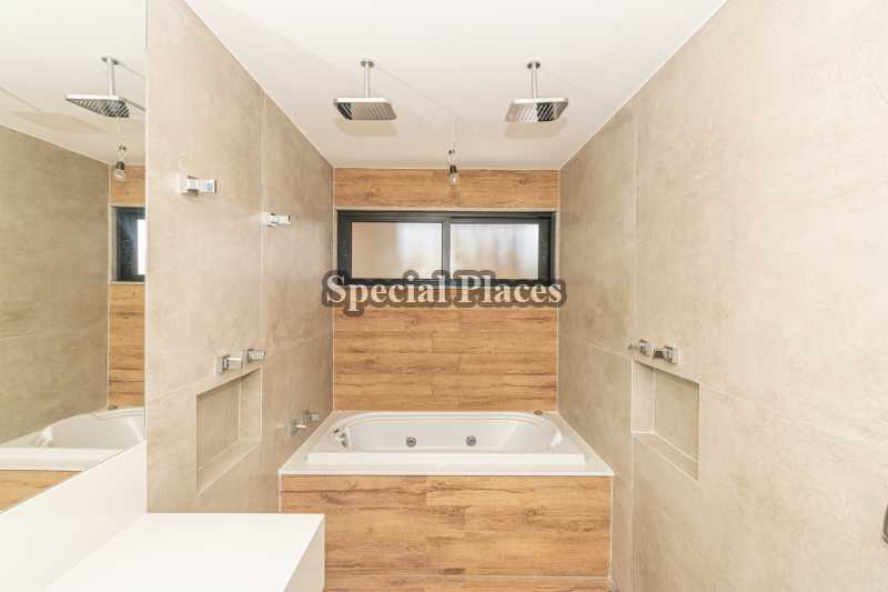 Conheça BANHEIRO SUÍTE MASTER do imóvel - Casa em Condomínio 4 quartos à venda Interlagos de Itaúna, Barra - Barra da Tijuca, Rio de Janeiro - R$ 3.500.000 - BAC6290 - 23 BANHEIRO SUÍTE MASTER - 23