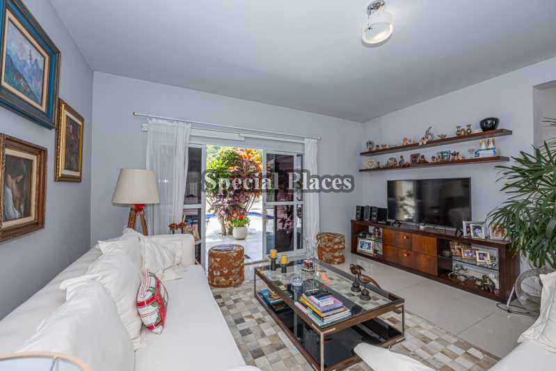 Conheça SALA MULTI AMBIENTES do imóvel - Oportunidade única no Itanhangá! Belíssima casa LINEAR! - BAC6309 - 12 SALA MULTI AMBIENTES - 12