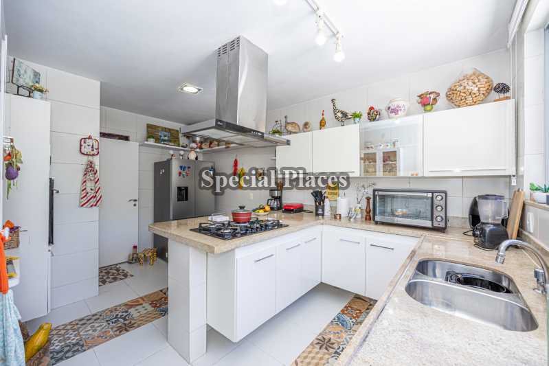 Conheça COPA COZINHA do imóvel - Oportunidade única no Itanhangá! Belíssima casa LINEAR! - BAC6309 - 18 COPA COZINHA - 18