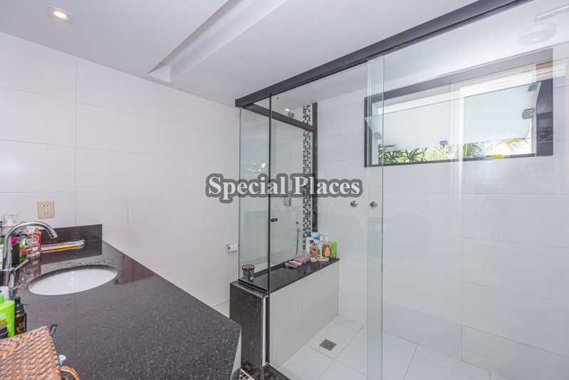 Conheça BANHEIRO do imóvel - Linda casa à venda na Barra da Tijuca - Vivendas do Bosque. - BAC6310 - 21 BANHEIRO - 21