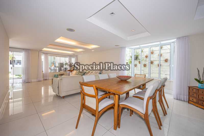 Conheça SALA MULTI AMBIENTE do imóvel - Linda casa à venda na Barra da Tijuca - Vivendas do Bosque. - BAC6310 - 10 SALA MULTI AMBIENTE - 10