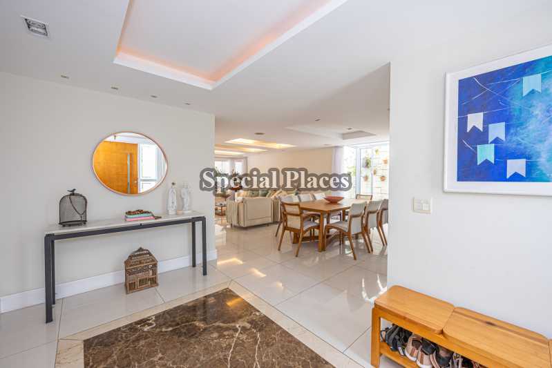 Conheça SALA MULTI AMBIENTE do imóvel - Linda casa à venda na Barra da Tijuca - Vivendas do Bosque. - BAC6310 - 6 SALA MULTI AMBIENTE - 6