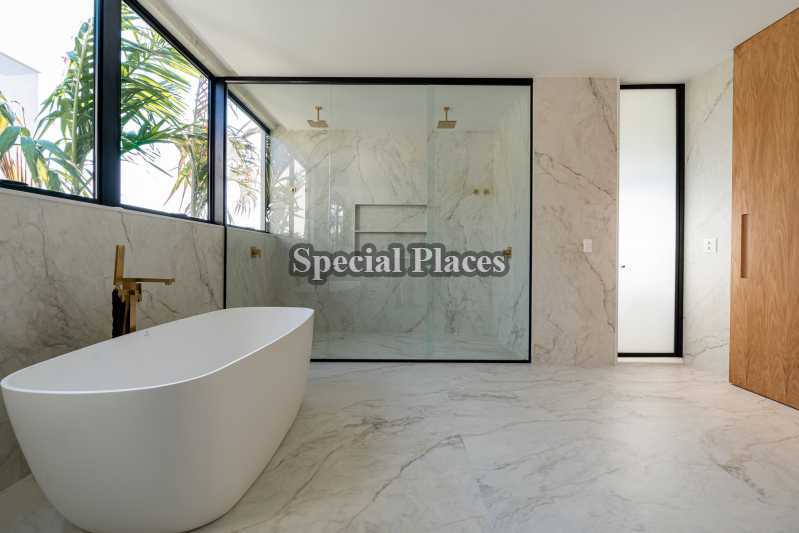 Conheça BANHEIRO SUÍTE MASTER do imóvel - Casa no Condomínio Alphaville, Barra da Tijuca, Rio de Janeiro 5 quartos 1200m² - BAC6328 - 28 BANHEIRO SUÍTE MASTER - 28