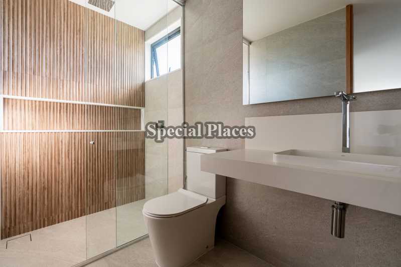 Conheça BANHEIRO do imóvel - Casa no Condomínio Alphaville, Barra da Tijuca, Rio de Janeiro 5 quartos 1200m² - BAC6328 - 6 BANHEIRO - 6