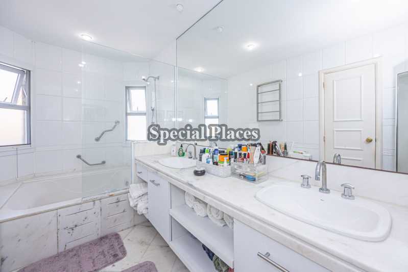 Conheça BANHEIRO SUÍTE MASTER do imóvel - Casa em Condomínio 4 quartos à venda Crystal Lake, Barra - Barra da Tijuca, Rio de Janeiro - R$ 3.900.000 - BAC2721 - 25 BANHEIRO SUÍTE MASTER - 25