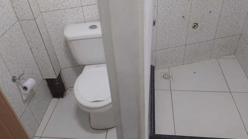 Conheça Banheiro Feminino do imóvel - Loja 400m² para alugar Avenida Dom Hélder Câmara, Cascadura, Rio de Janeiro - R$ 8.500 - 00401 - 16 Banheiro Feminino - 16