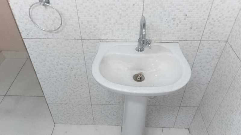 Conheça Banheiro Feminino do imóvel - Loja 400m² para alugar Avenida Dom Hélder Câmara, Cascadura, Rio de Janeiro - R$ 8.500 - 00401 - 18 Banheiro Feminino - 18