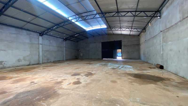 Galpão 375m² para alugar Presidente Olegário,MG - R$ 3.200