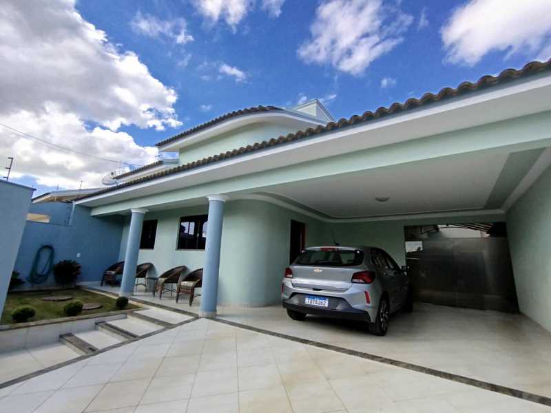 Casa 4 quartos à venda Patos de Minas,MG - R$ 1.200.000