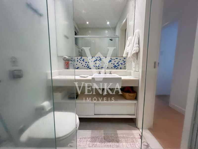 Conheça banheiro da suíte 2. do imóvel - Apartamento à venda Rua Gustavo Sampaio,Rio de Janeiro,RJ Leme - R$ 1.950.000 - VKAP30218 - 13 banheiro da suíte 2. - 13