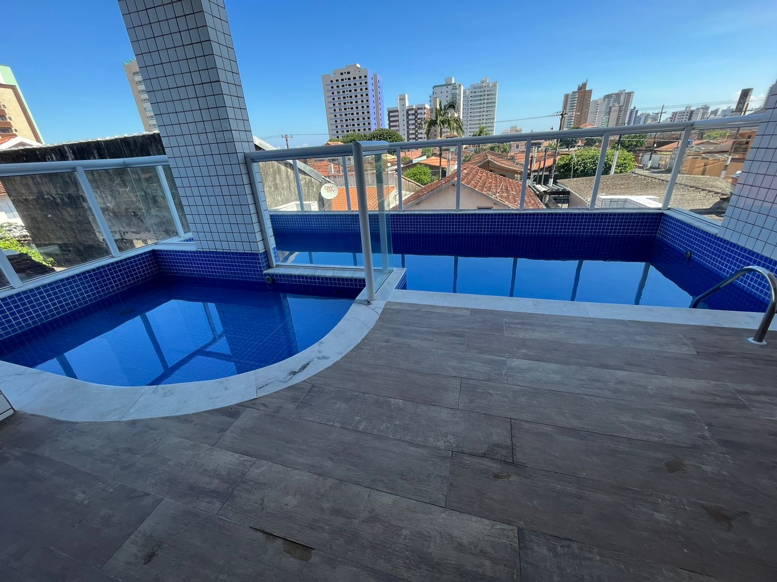 Conheça Foto 02 do imóvel - Apartamento 2 quartos à venda Praia Grande,SP - R$ 439.000 - AP01777 - 2 Foto 02 - 2