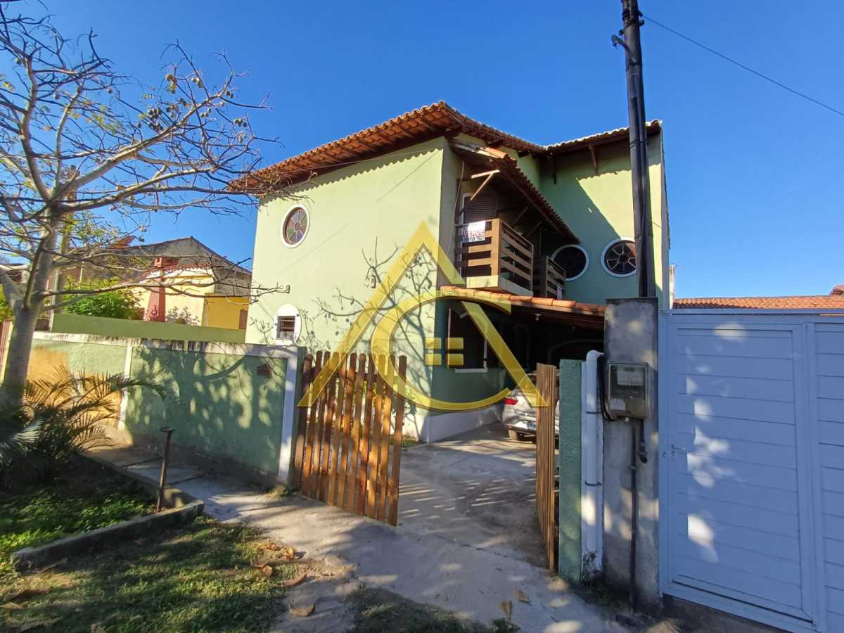 Casa Duplex à Venda na Praia Linda | 4 Quartos, Vista para a Lagoa e a Poucos Passos da Água