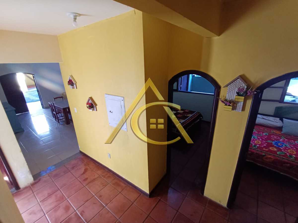 Casa Duplex à Venda na Praia Linda | 4 Quartos, Vista para a Lagoa e a Poucos Passos da Água