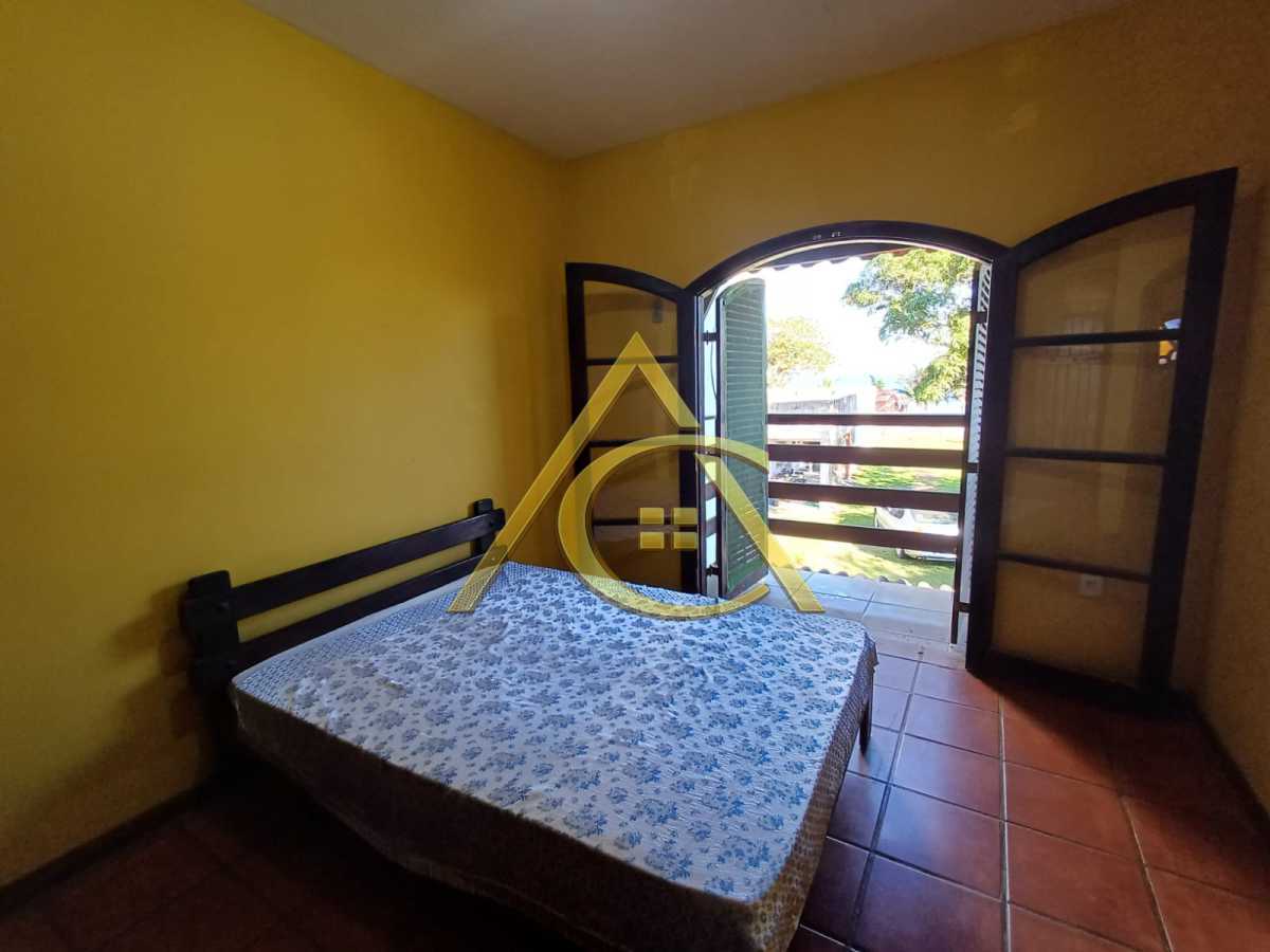 Casa Duplex à Venda na Praia Linda | 4 Quartos, Vista para a Lagoa e a Poucos Passos da Água