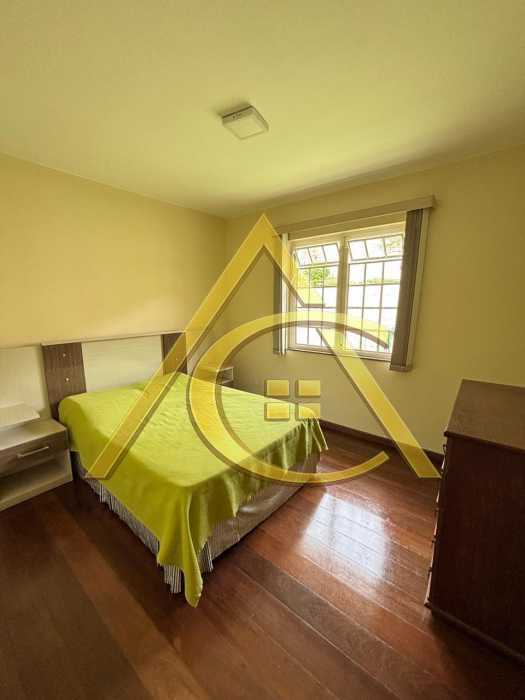 Casa 4 quartos à venda  Vargem Grande, Nova Friburgo - R$ 2.200.000