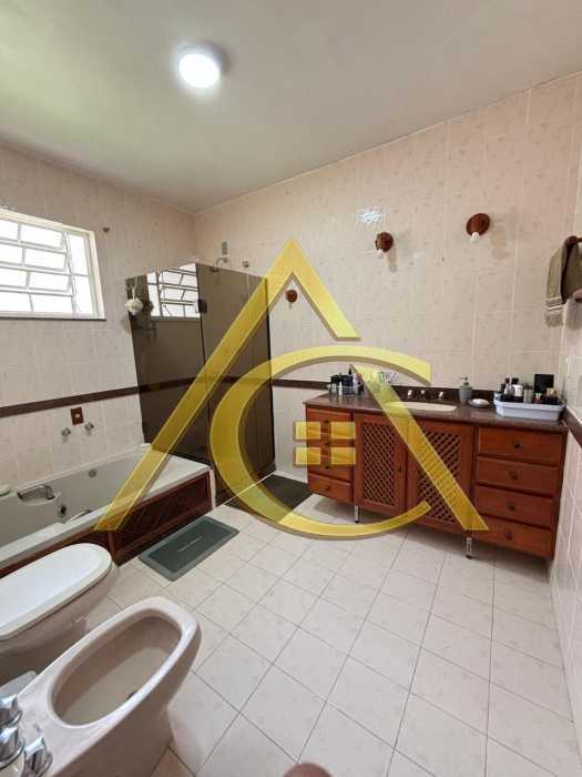 Casa 4 quartos à venda  Vargem Grande, Nova Friburgo - R$ 2.200.000