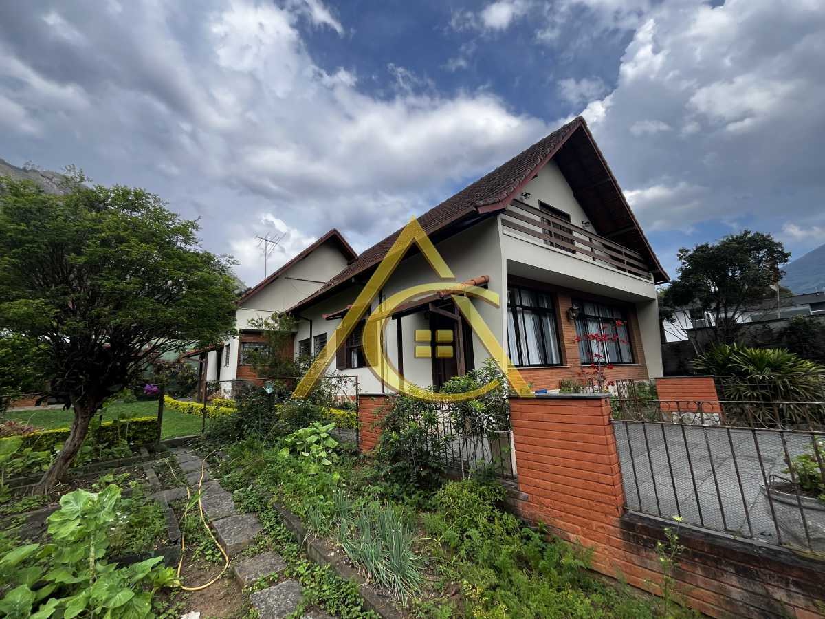 Casa 4 quartos à venda  Cônego, Nova Friburgo - R$ 1.600.000