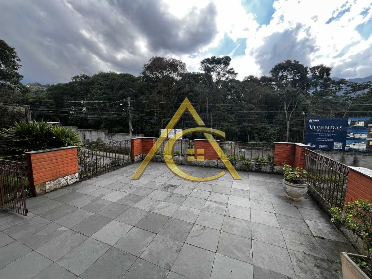Casa 4 quartos à venda  Cônego, Nova Friburgo - R$ 1.100.000