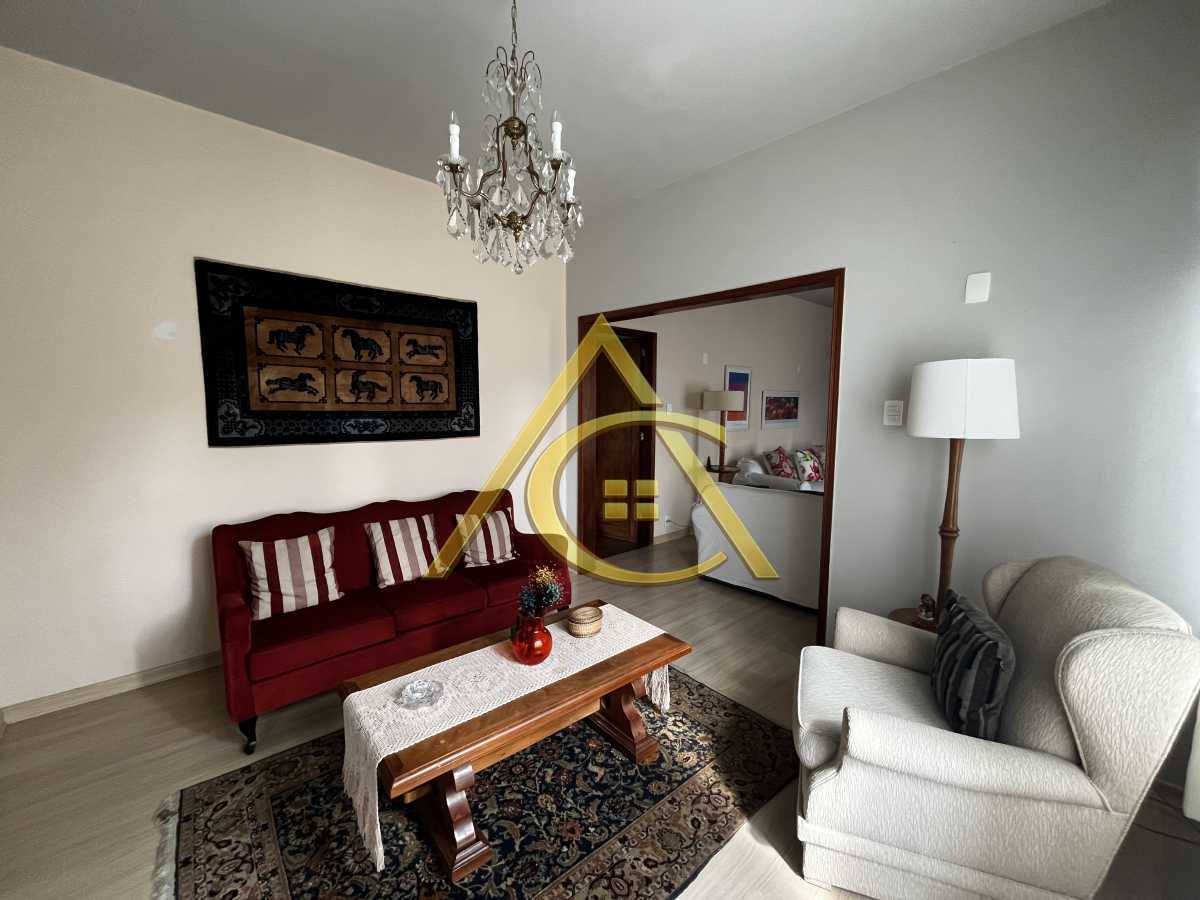 Casa 4 quartos à venda  Cônego, Nova Friburgo - R$ 1.100.000