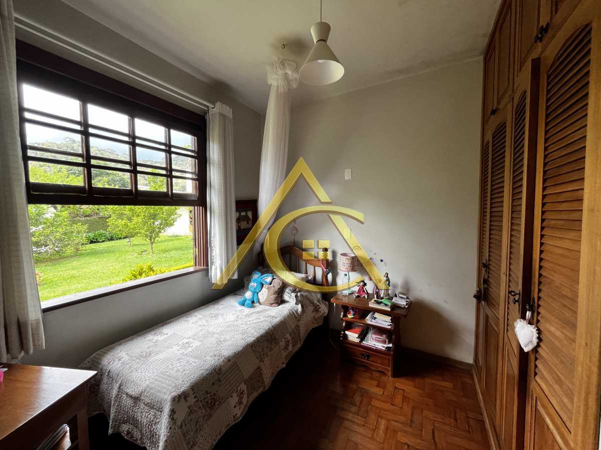 Casa 4 quartos à venda  Cônego, Nova Friburgo - R$ 1.100.000