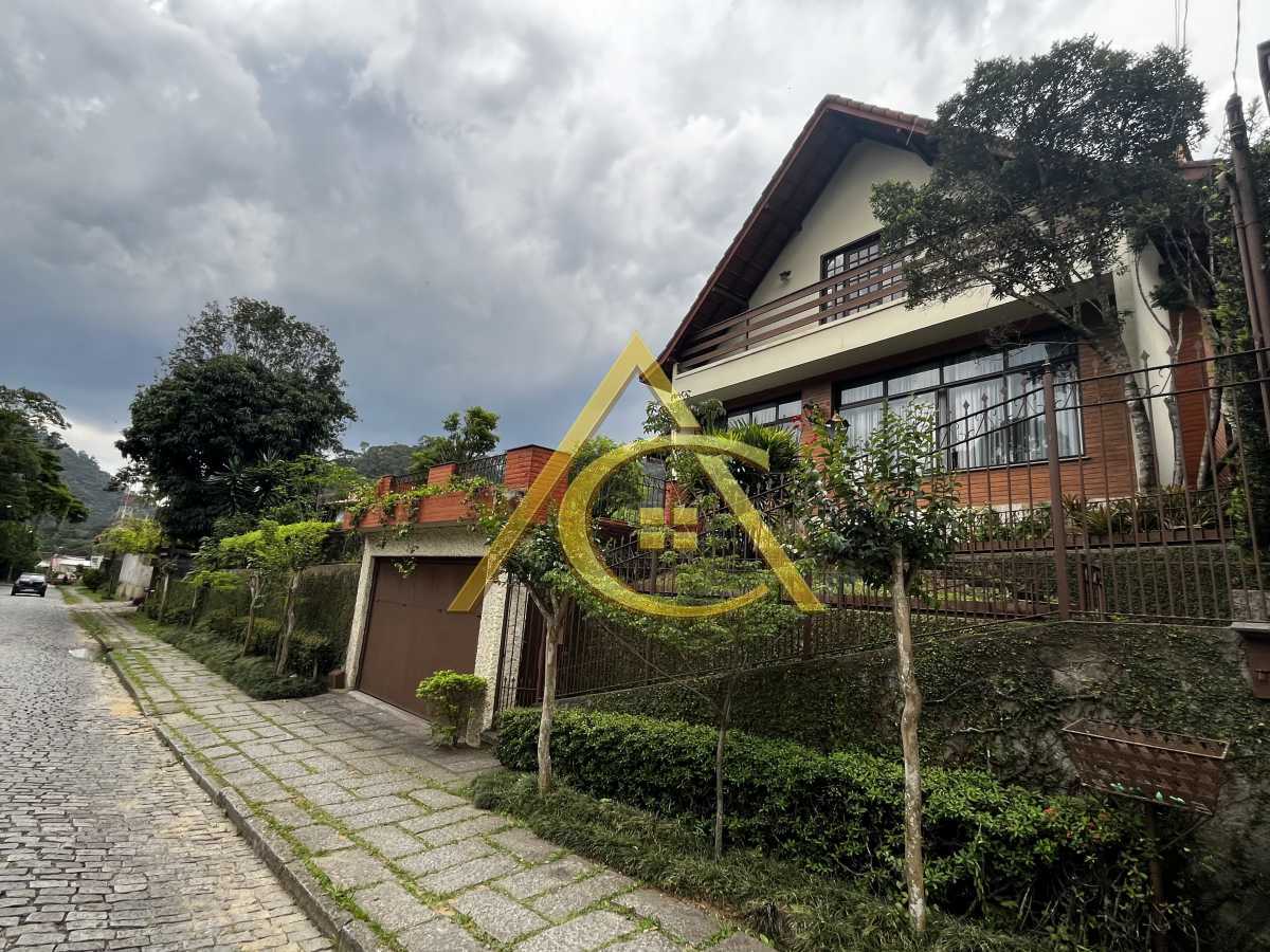 Casa 4 quartos à venda  Cônego, Nova Friburgo - R$ 1.100.000