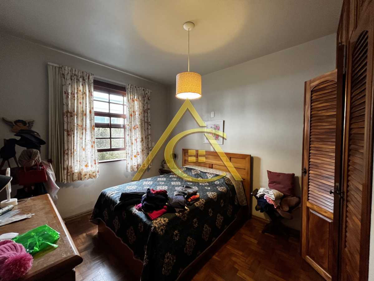 Casa 4 quartos à venda  Cônego, Nova Friburgo - R$ 1.100.000
