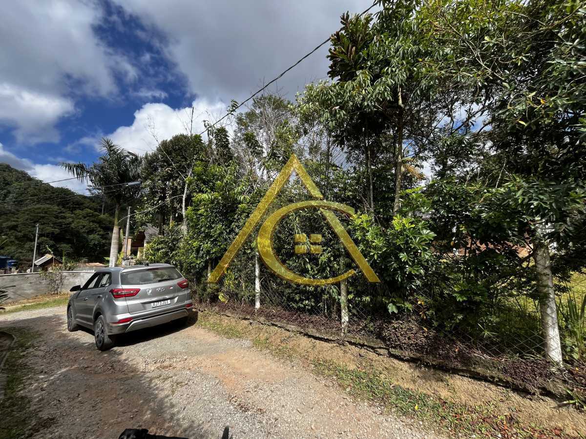Casa à Venda no Vale do Stucky | Natureza, Tranquilidade e Riacho nos Fundos