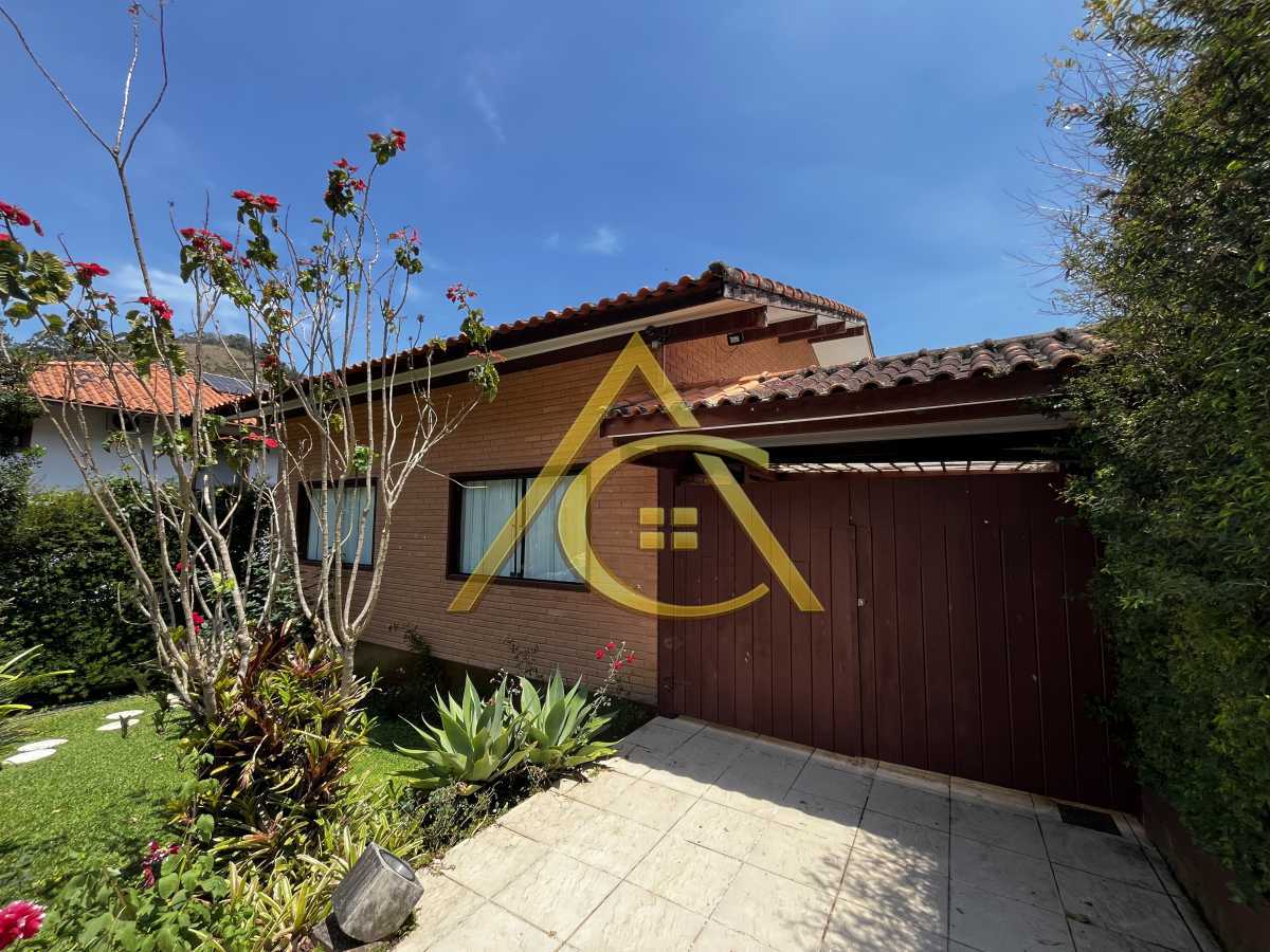 Casa 3 quartos à venda  São Pedro da Serra, Nova Friburgo - R$ 1.800.000