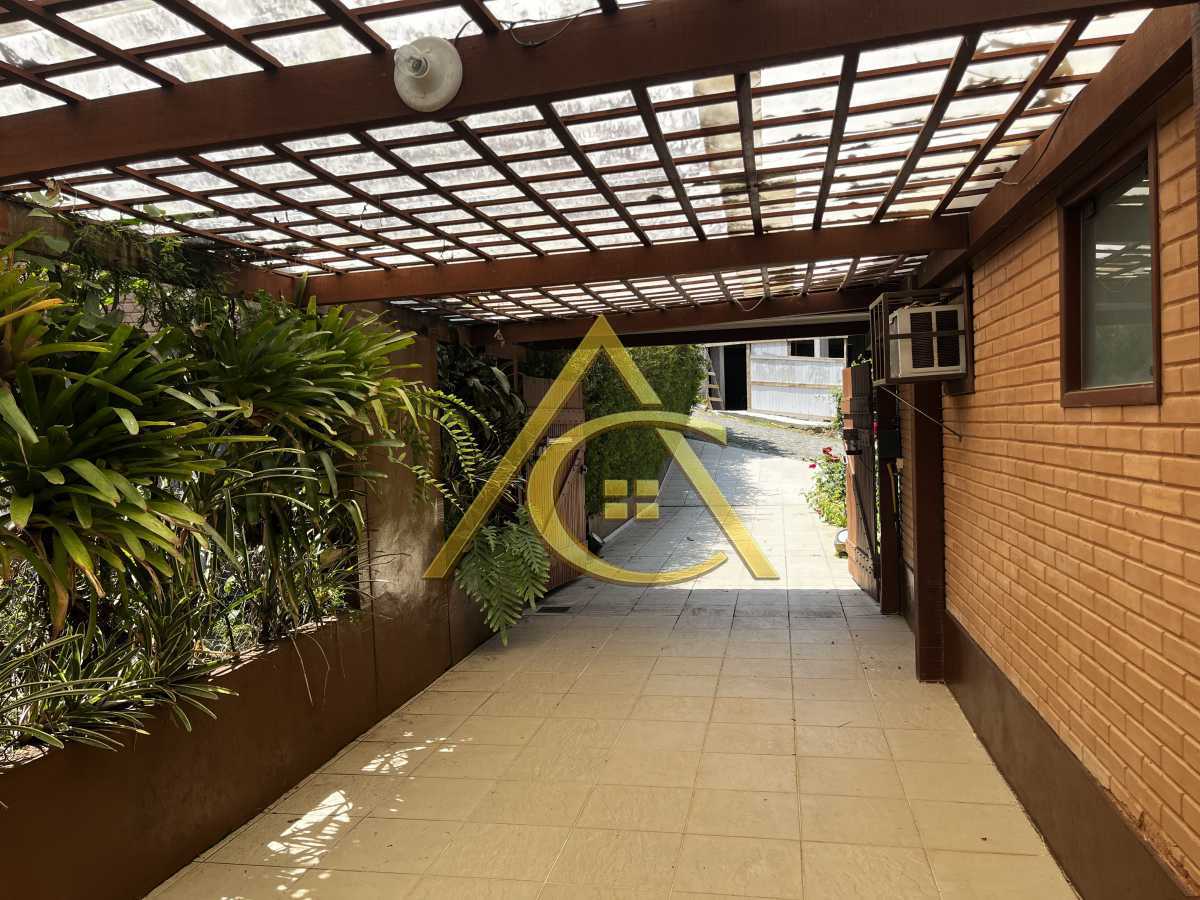 Casa 3 quartos à venda  São Pedro da Serra, Nova Friburgo - R$ 1.800.000