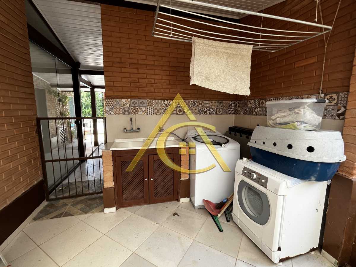 Casa 3 quartos à venda  São Pedro da Serra, Nova Friburgo - R$ 1.800.000
