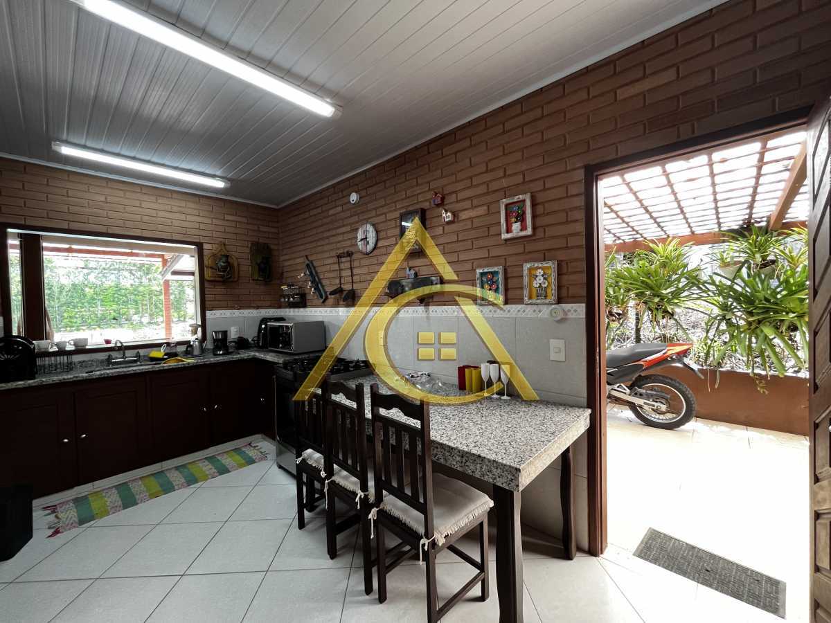 Casa 3 quartos à venda  São Pedro da Serra, Nova Friburgo - R$ 1.800.000