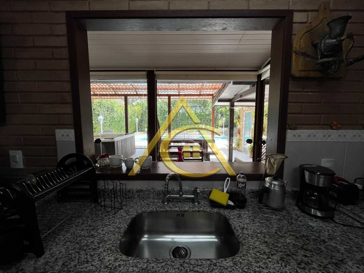 Casa 3 quartos à venda  São Pedro da Serra, Nova Friburgo - R$ 1.800.000