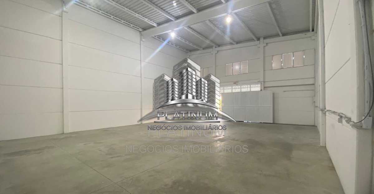 Galpão 180m² para alugar  Espinheiros, Itajaí - R$ 5.000