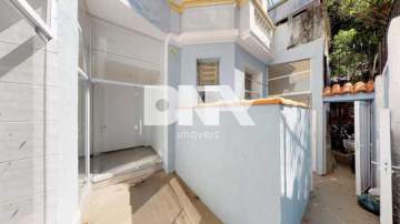 Imperdível - Botafogo, casa de rua linear 5 quartos,1 suíte reformada, sala em 2 ambientes, 179m². - NBCA50062