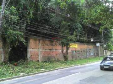 Terreno Multifamiliar à venda Estrada dos Três Rios, Freguesia (Jacarepaguá), Rio de Janeiro - R$ 1.750.000 - PEMF00122