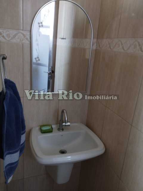 Conheça 3banheiro social ... do imóvel - Excelente casa de fundos com quintal, 2 quartos sendo 1 suíte. - VCA20132 - 3 3banheiro social ... - 3