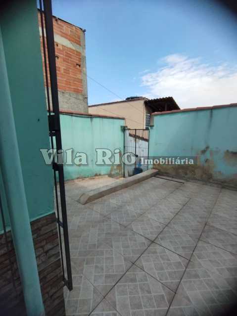 Conheça 29entrada. do imóvel - Excelente casa de fundos com quintal, 2 quartos sendo 1 suíte. - VCA20132 - 29 29entrada. - 29