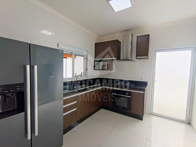 Casa com Piscina em Itatiba - SP
