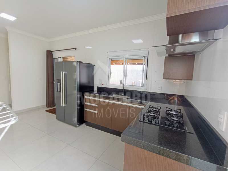 Casa com Piscina em Itatiba - SP