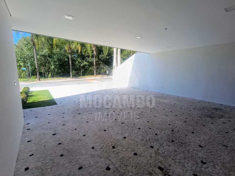 Casa com Piscina em Itatiba - SP