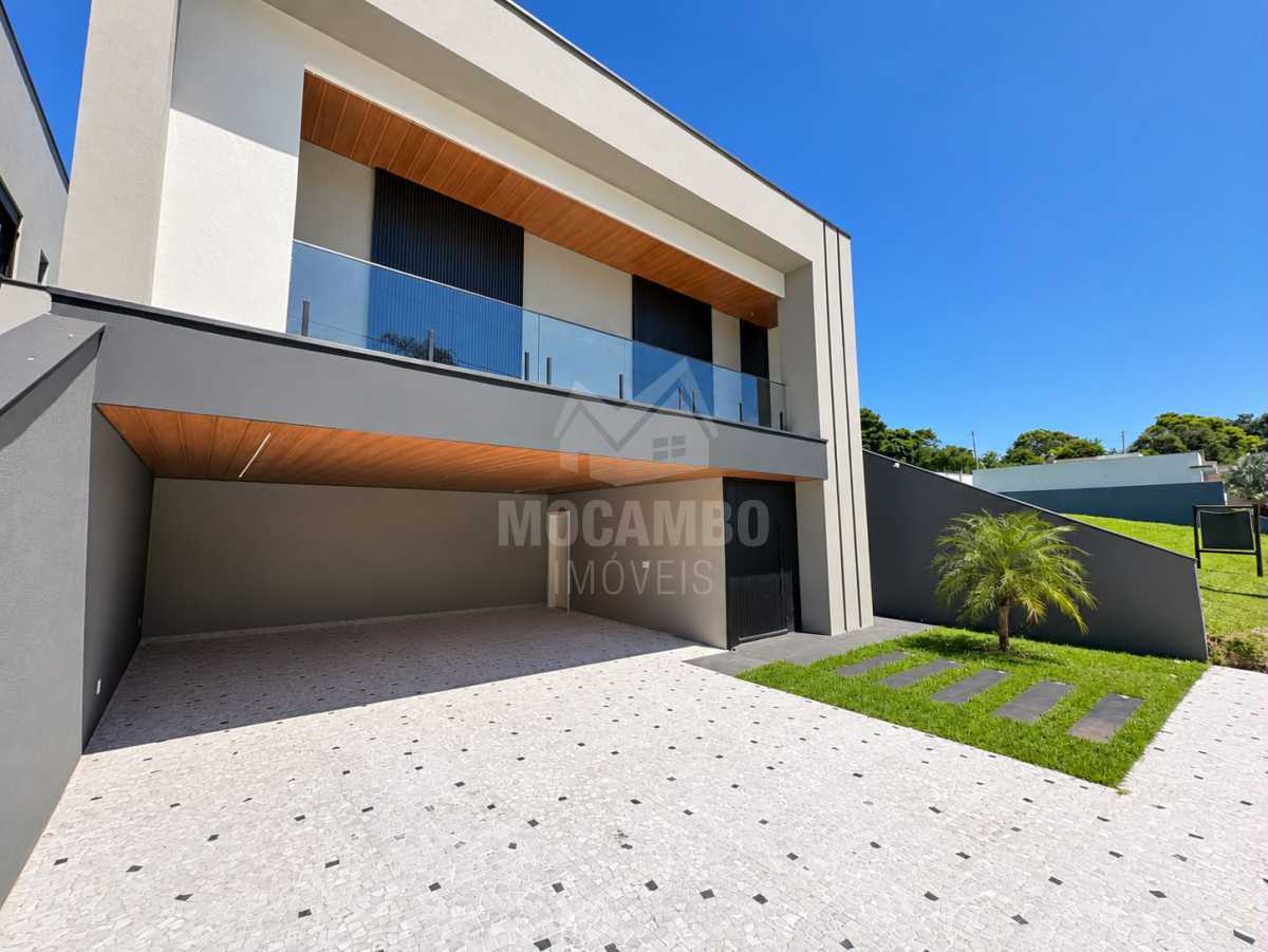 Casa com Piscina em Itatiba - SP