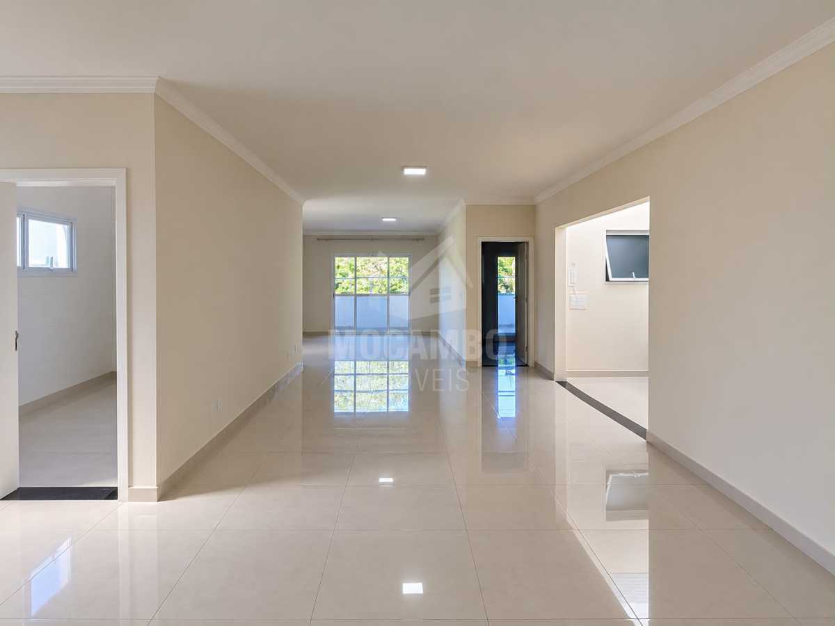 Casa com Piscina em Itatiba - SP