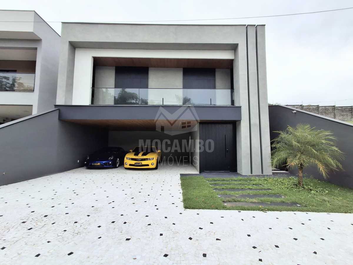 Casa com Piscina em Itatiba - SP