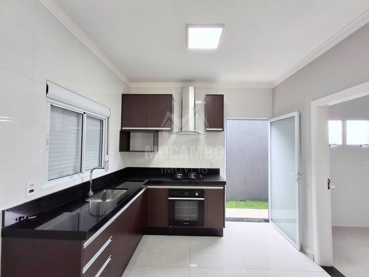 Casa com Piscina em Itatiba - SP