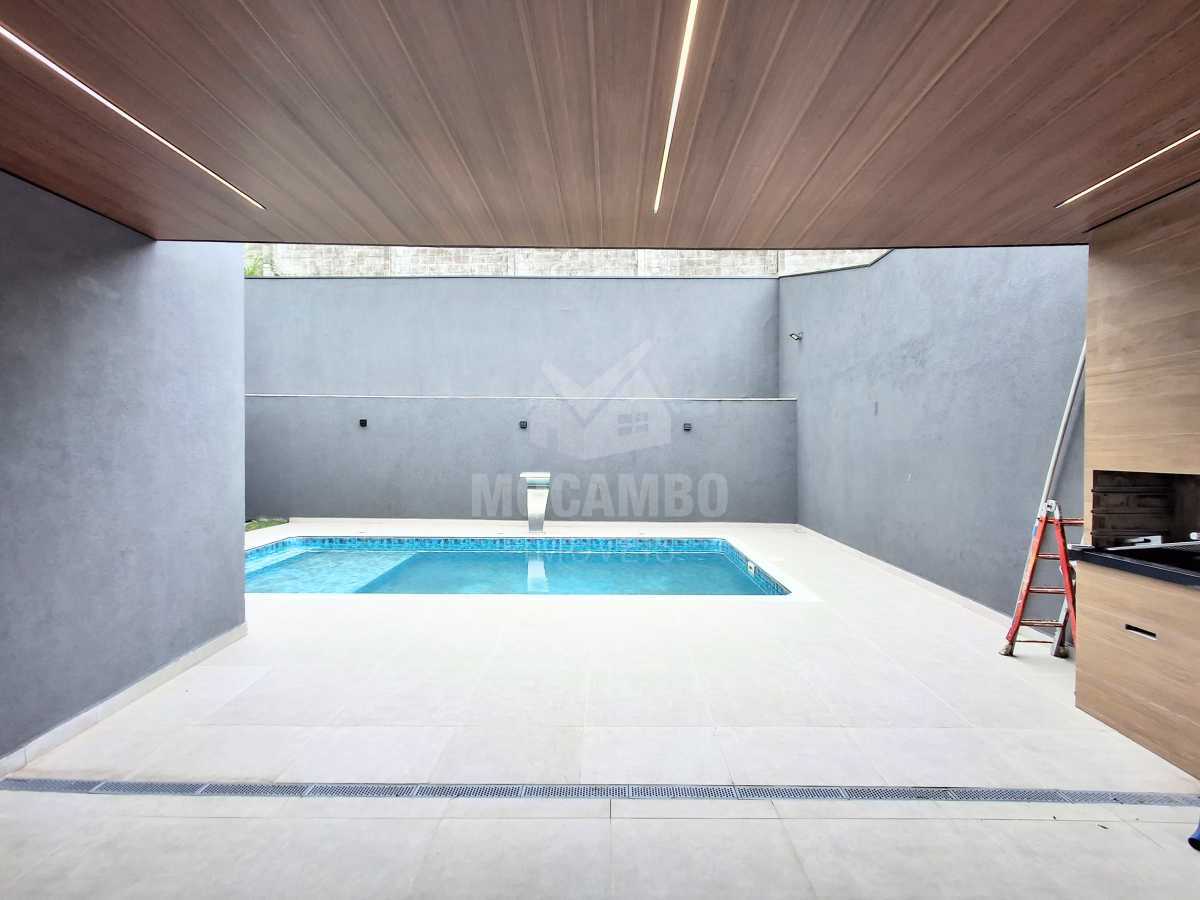 Casa com Piscina em Itatiba - SP