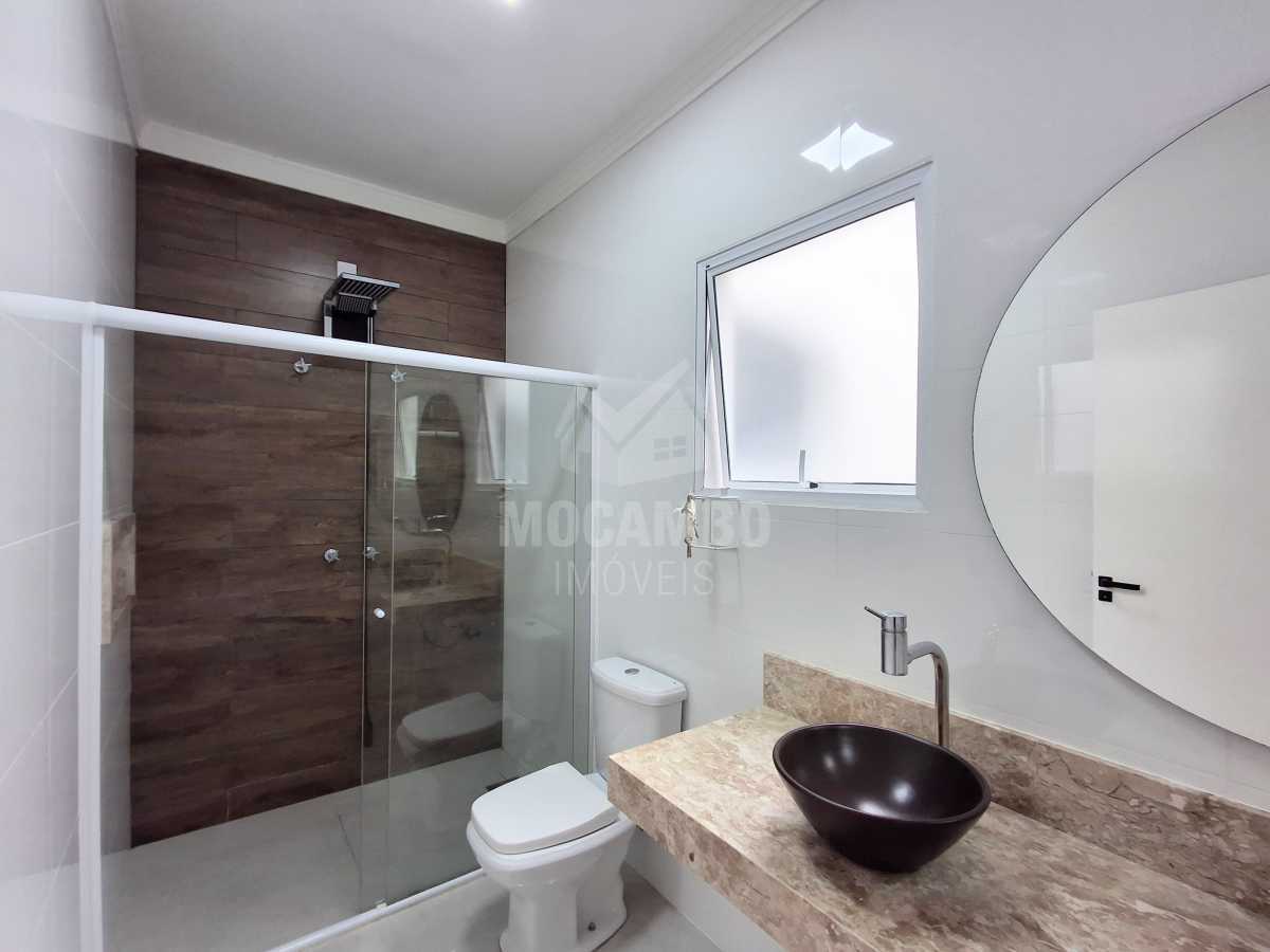 Casa com Piscina em Itatiba - SP