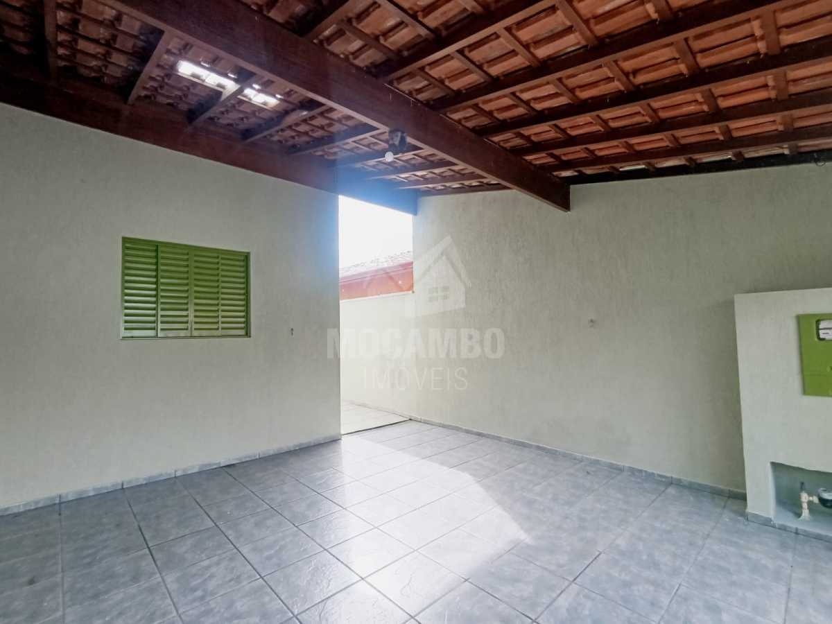 Conheça Garagem coberta do imóvel - Casa 2 quartos à venda Itatiba,SP Loteamento Vila Real - R$ 390.000 - FCCA21974 - 25 Garagem coberta - 25