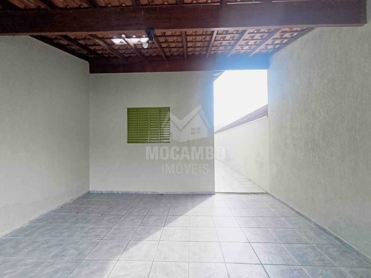 Conheça Garagem coberta do imóvel - Casa 2 quartos à venda Itatiba,SP Loteamento Vila Real - R$ 390.000 - FCCA21974 - 26 Garagem coberta - 26