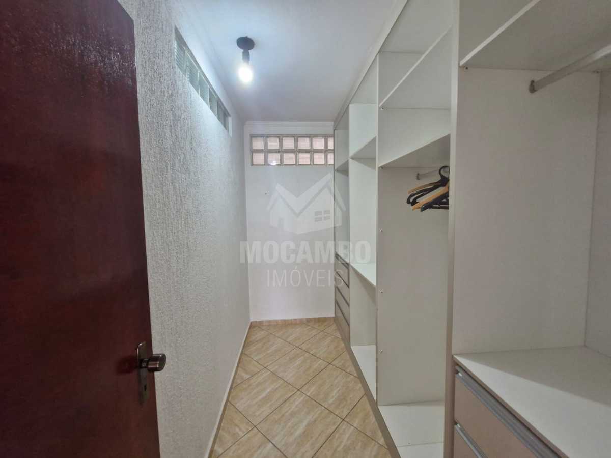 Conheça closet suíte do imóvel - Chácara 3253m² para venda e aluguel Itatiba,SP Jardim Leonor - R$ 2.000.000 - FCCH40060 - 27 closet suíte - 27